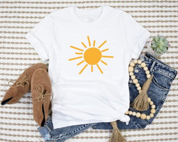 Sun Graphic T-Shirt Minimalist Sun Design Perfect Shirt For Everyday Wear Bright And Cheerful Summer Vibes Graphic Tee